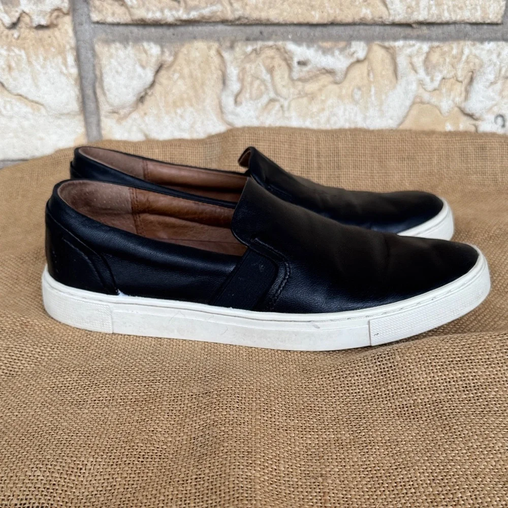 Frye Ivy Slip-On sneaker in black Leather Size 6 M